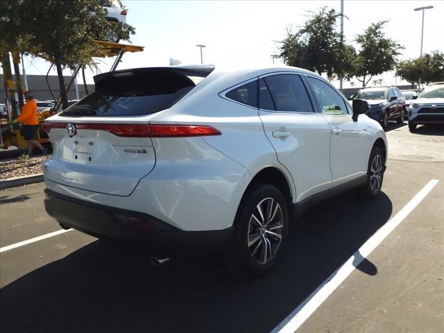 2021 toyota venza le