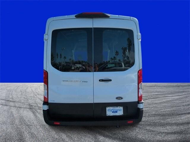 2023 ford transit-250 base