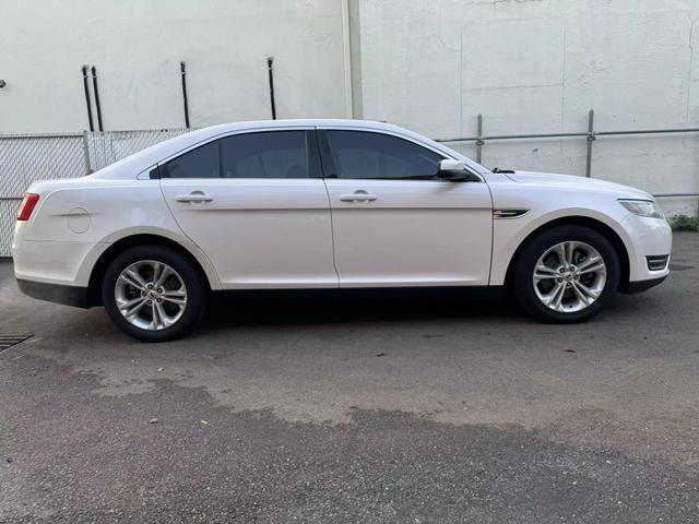 2017 ford taurus sel