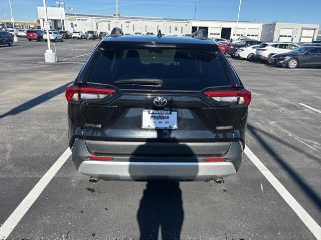 2022 toyota rav4 adventure