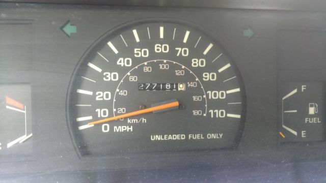 1985 toyota pickup hilux 22r. rare 4x4 front straight axle..... nr