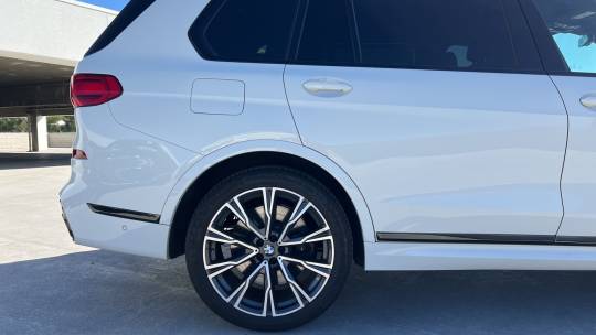 2021 BMW X7