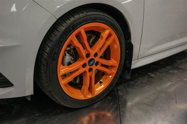 2016 ford focus st base
