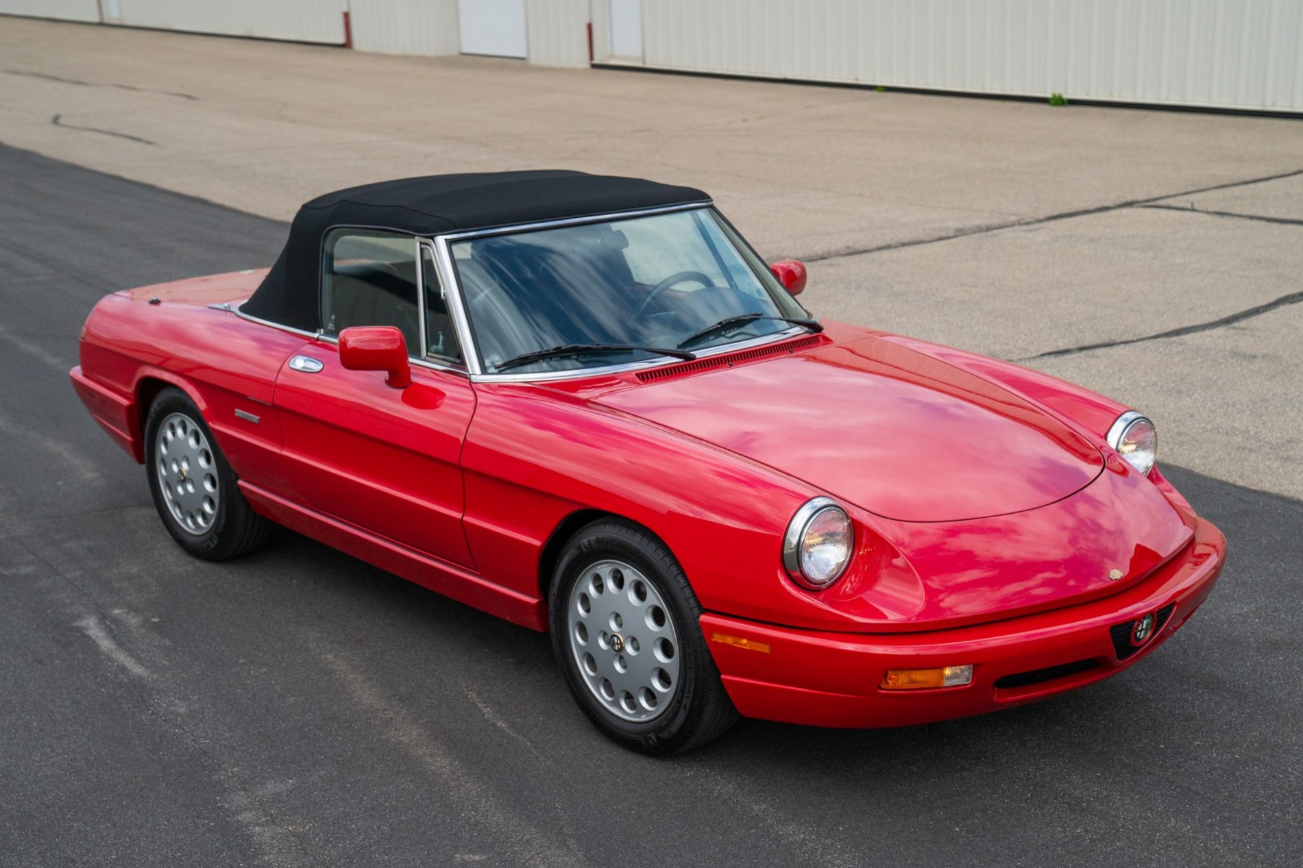 1994 alfa romeo spider commemorative edition 5-speed