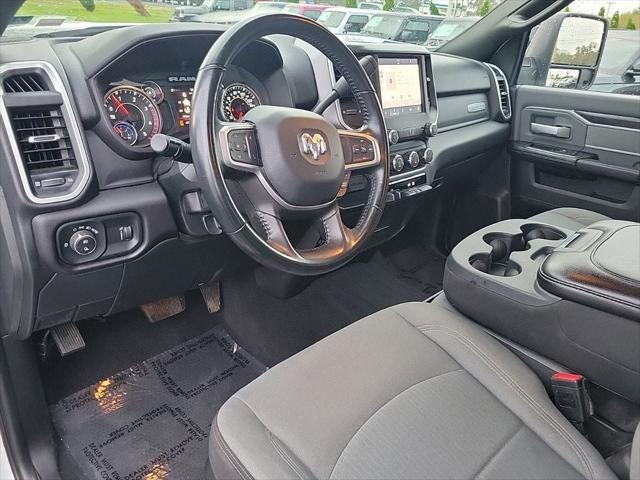 2023 ram 2500 big horn crew cab 4x4 64' box