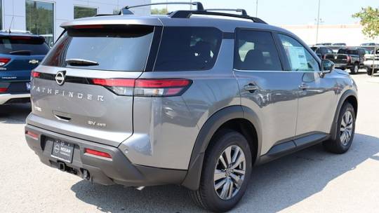 2024 Nissan Pathfinder sv