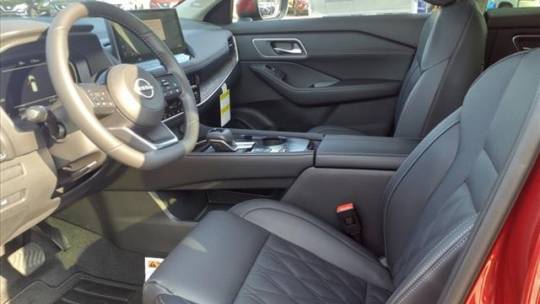 2024 Nissan Rogue platinum