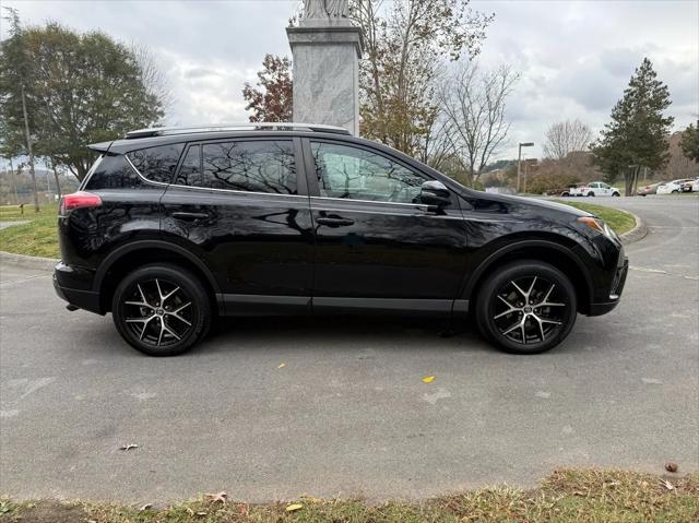 2018 toyota rav4 se