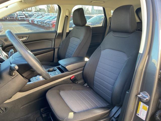 2021 ford edge se
