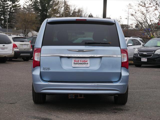 2016 chrysler town & country touring