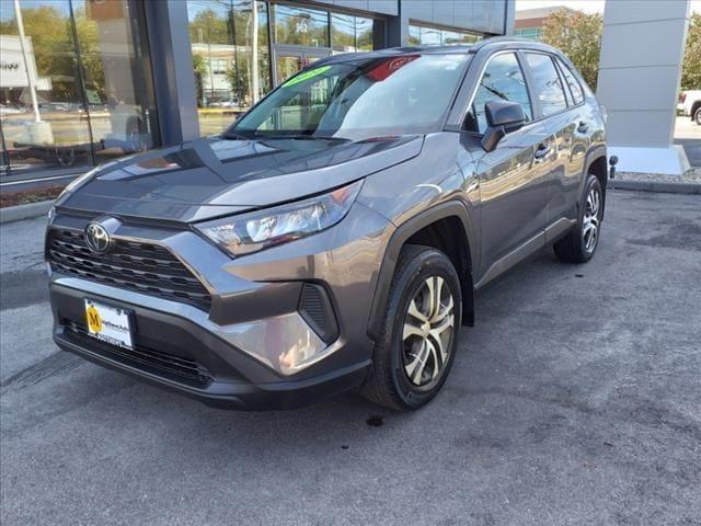2021 toyota rav4 le