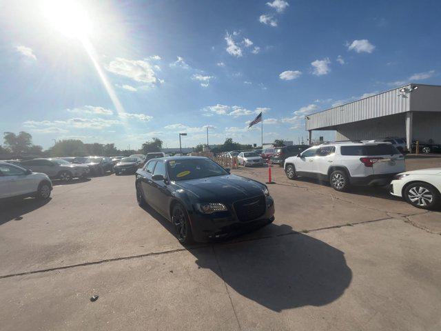 2022 chrysler 300 s