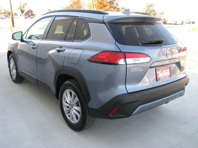 2023 toyota corolla cross le