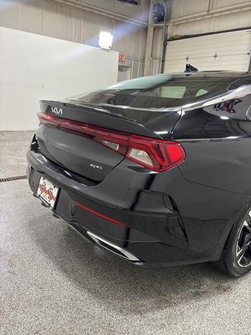 2022 kia k5 gt-line