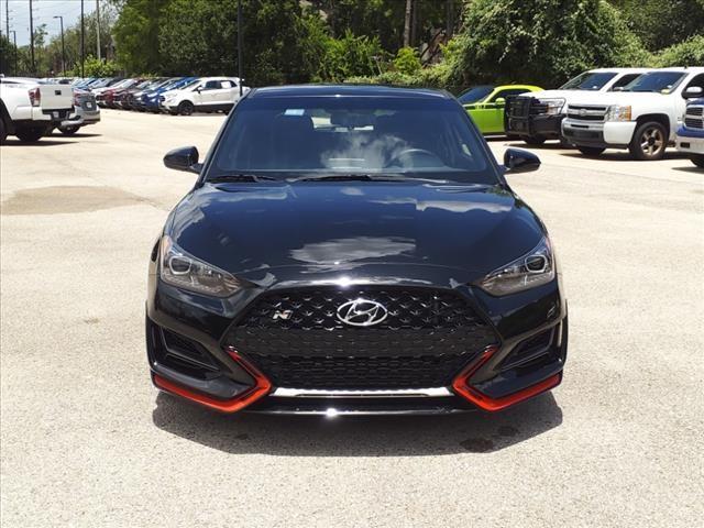 2020 hyundai veloster base