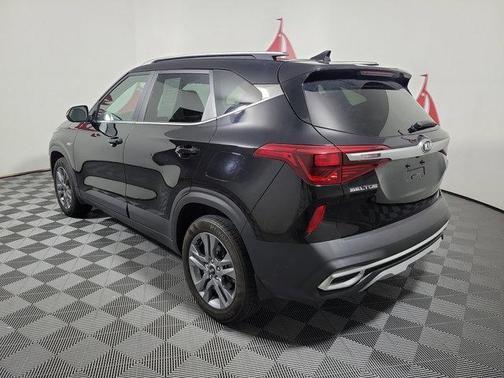 2021 kia seltos in milwaukee, wisconsin