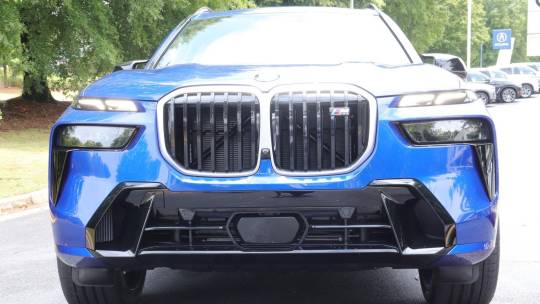 2025 BMW X7 m60i