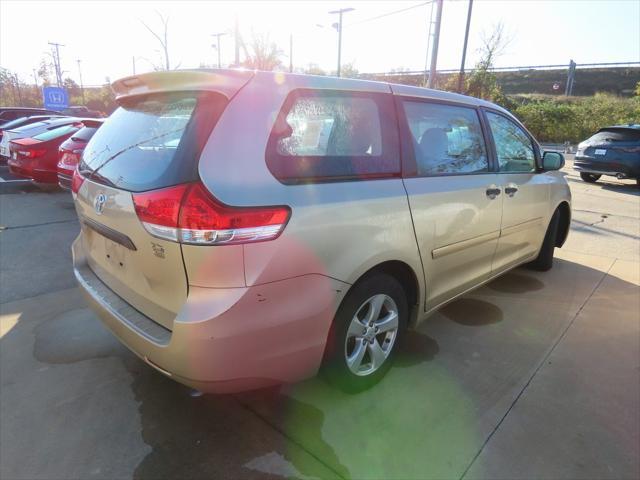 2013 toyota sienna se