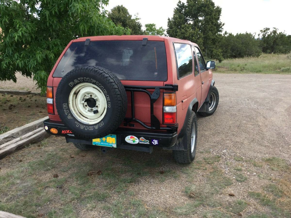 rare, 2-door 1987 nissan pathfinder in really great shape, but needs engine