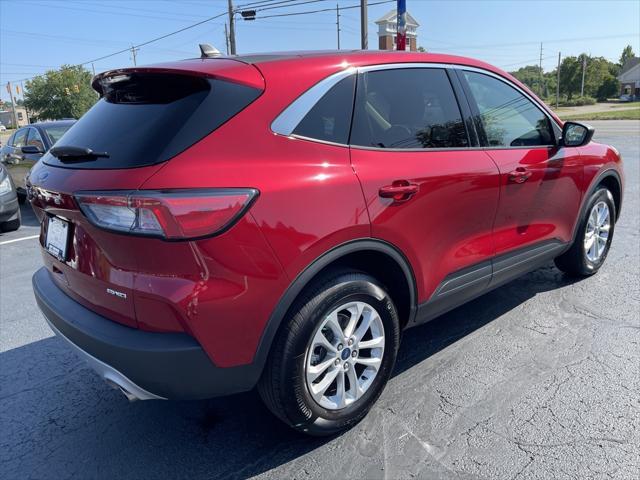 2022 ford escape se