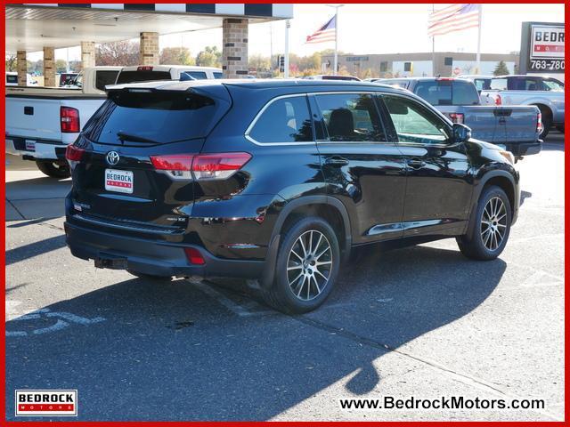 2018 toyota highlander se