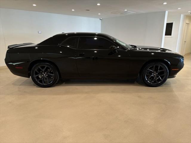 2020 dodge challenger sxt