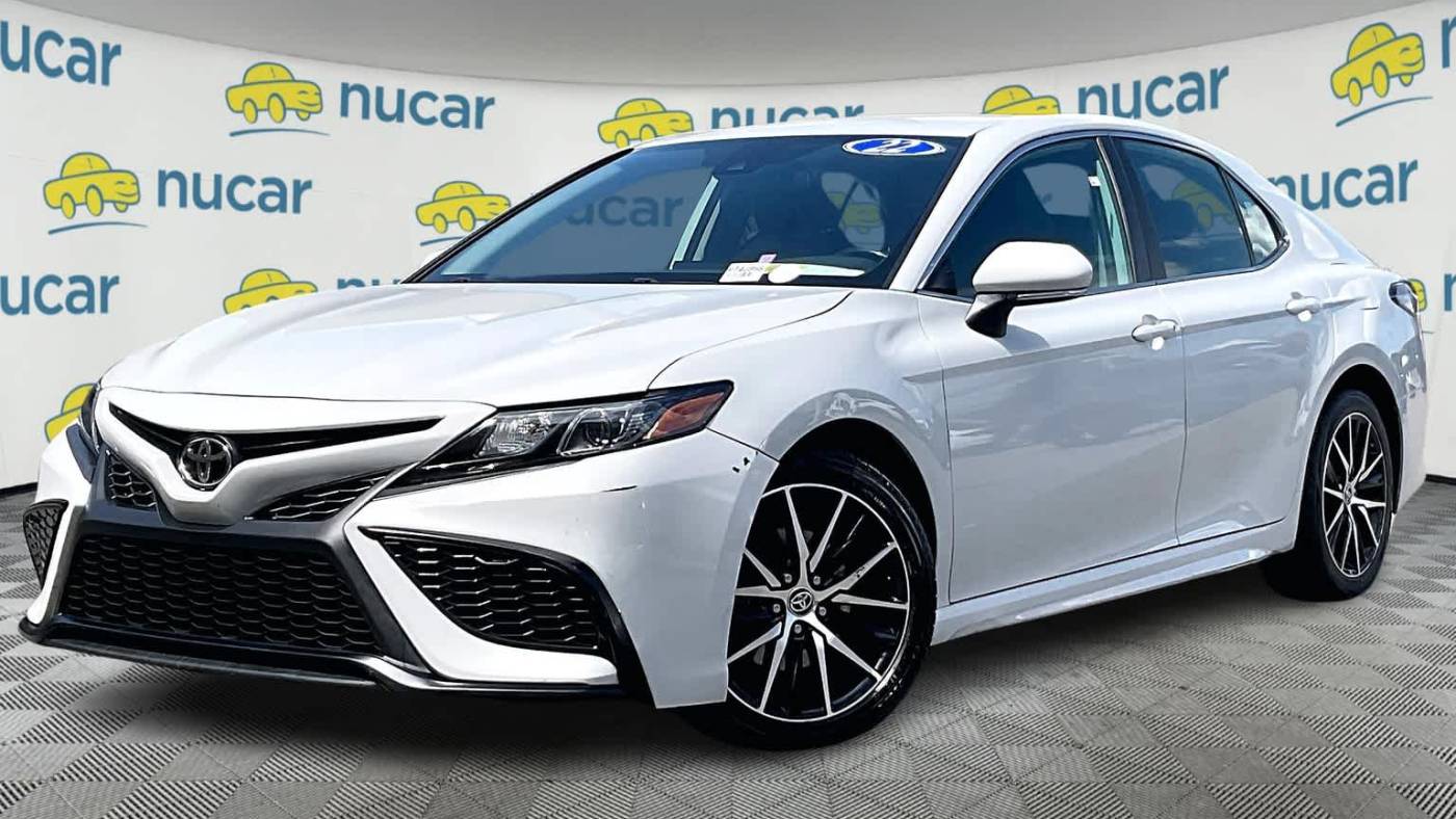 2022 toyota camry se