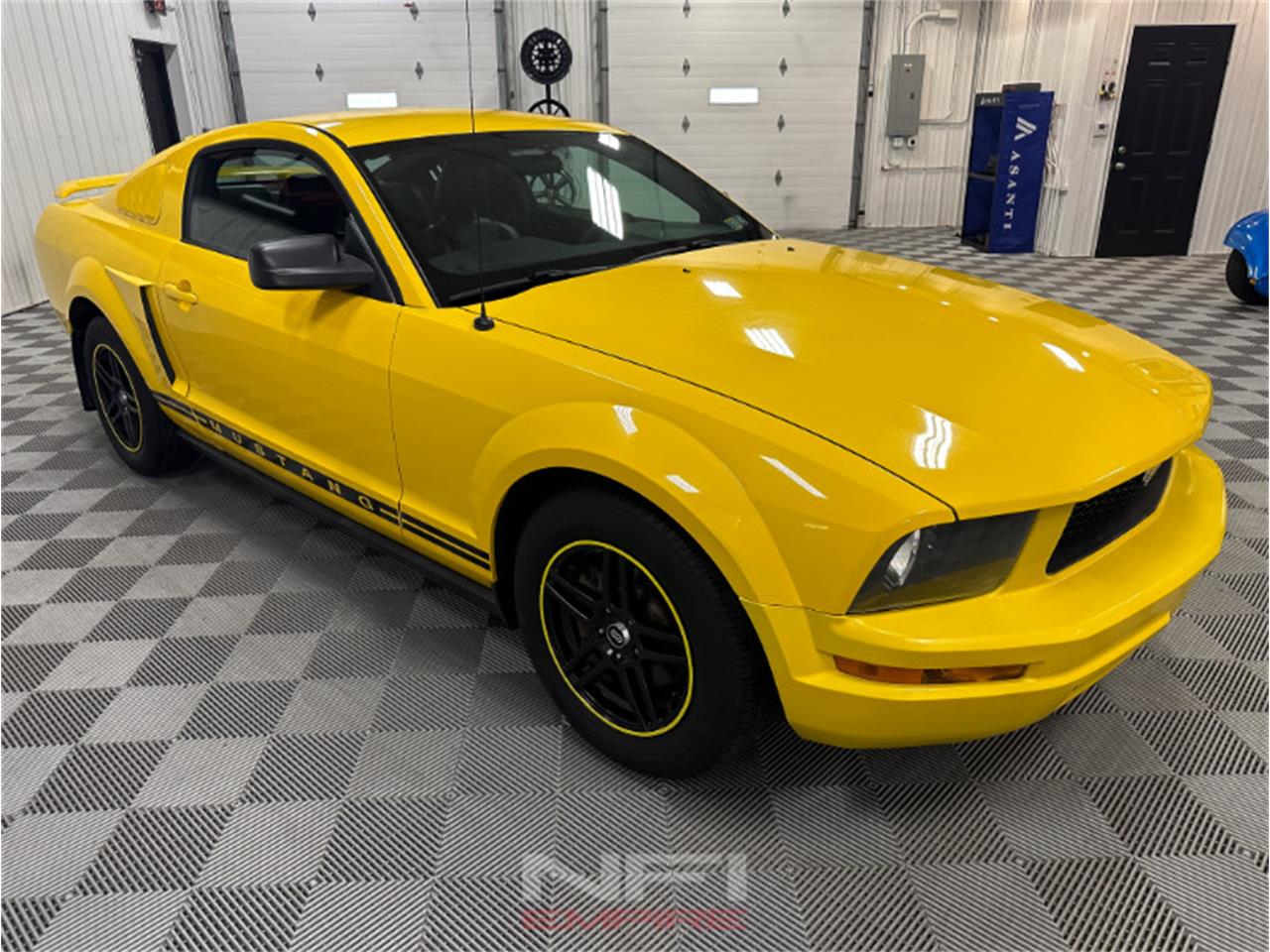 2005 ford mustang