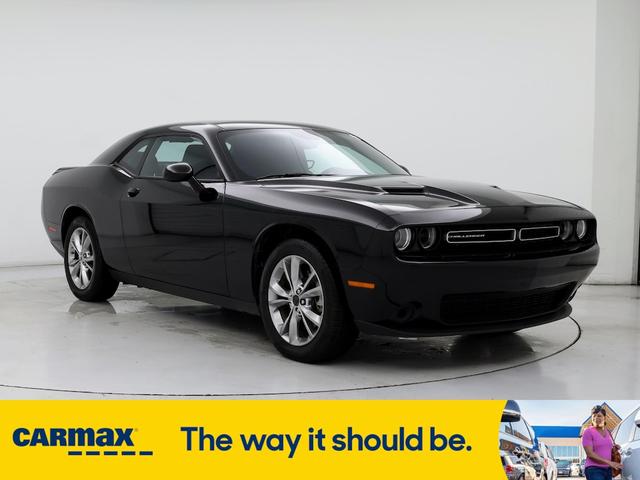 2023 dodge challenger sxt