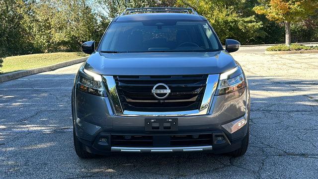 2023 nissan pathfinder sl