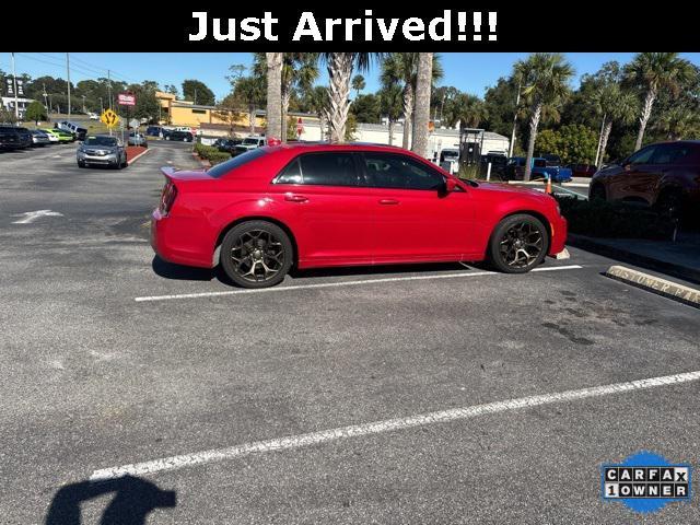 2016 chrysler 300 s