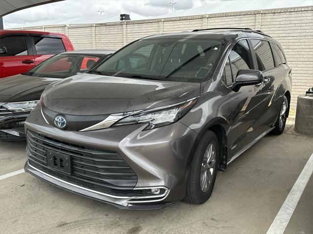 2021 toyota sienna xle 8 passenger