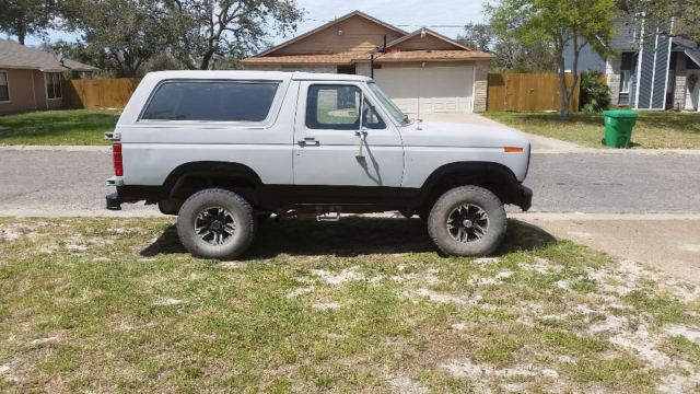 1983 ford bronco xlt lariat 4x4
