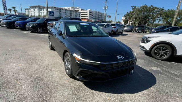 2024 hyundai elantra hev blue