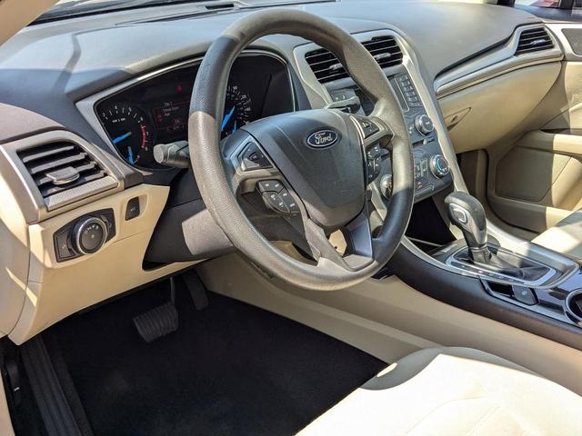 2015 ford fusion se