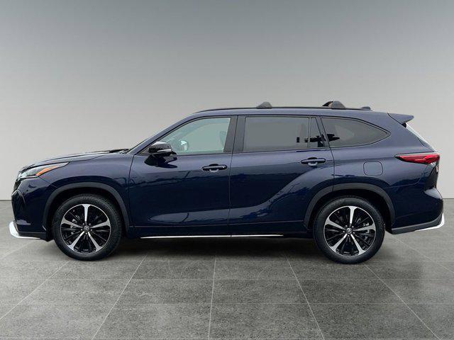 2021 toyota highlander xse