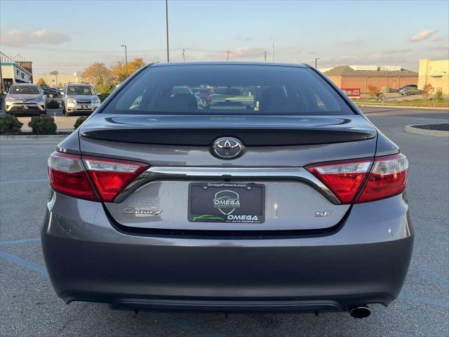 2016 toyota camry se