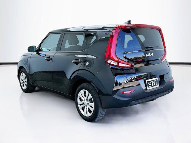 2022 kia soul lx
