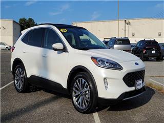 2020 Ford Escape titanium