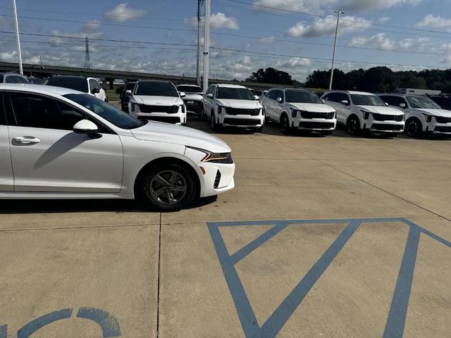 2023 kia k5 lxs