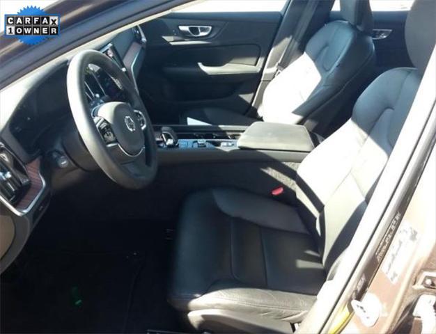 2024 volvo s60 b5 plus dark theme