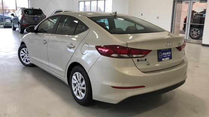 used 2017 hyundai elantra se sedan kenosha, wi 53142 for sale in kenosha, wisconsin