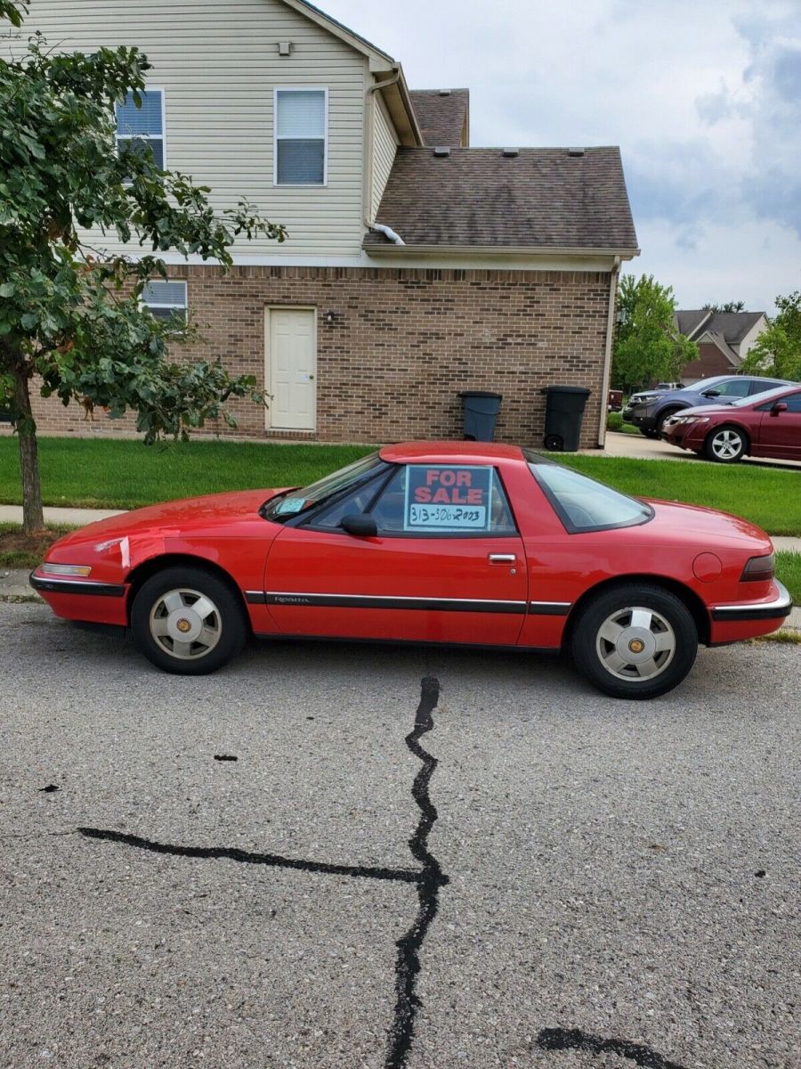 1989 buick reatta base this is a 3.8l - only 21500 made!