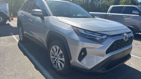 2024 Toyota RAV4 xle premium