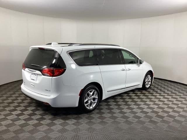 2020 chrysler pacifica limited in grandville, michigan