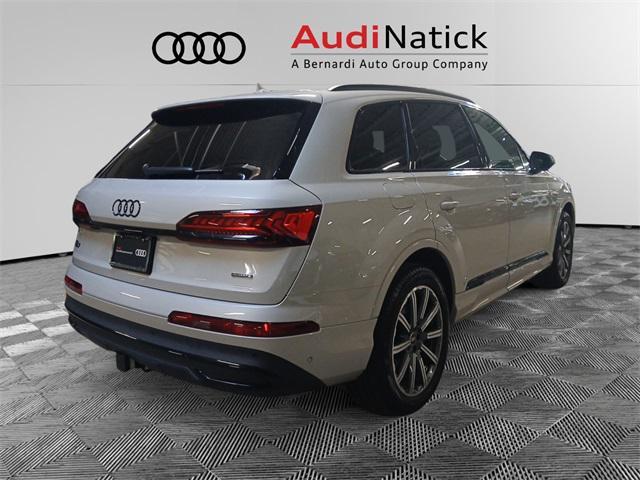2024 audi q7 45 premium plus