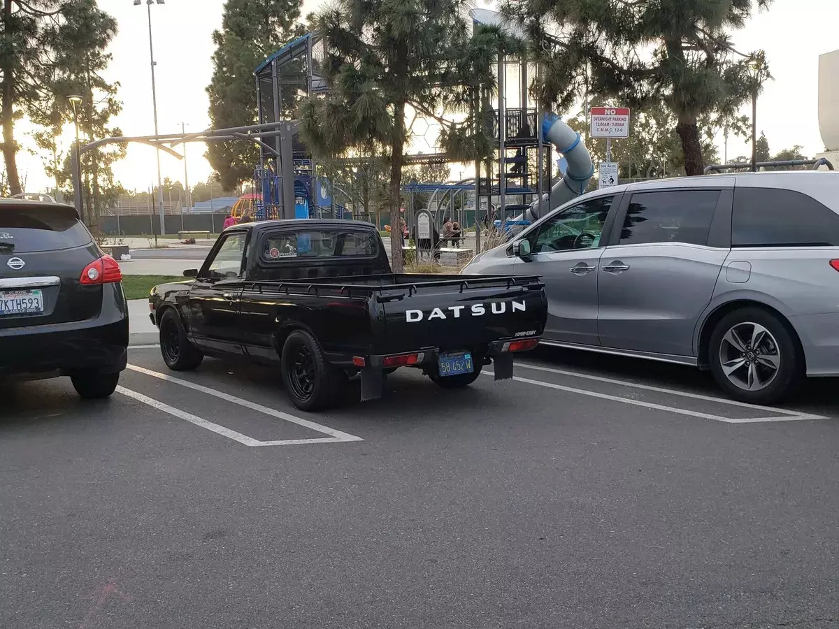 1974 datsun 620 pickup black rwd manual