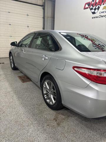 2016 toyota camry le