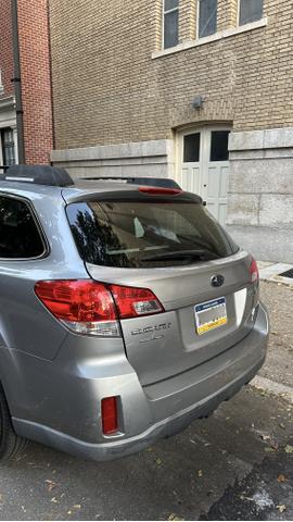 2010 subaru outback 2.5 i