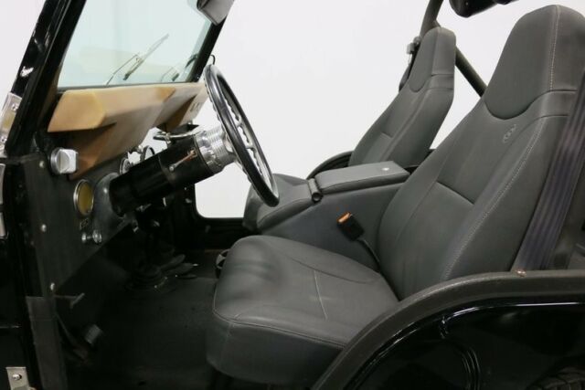 black 4x4 304 v8 manual transmission soft top doors classic vintage jeep